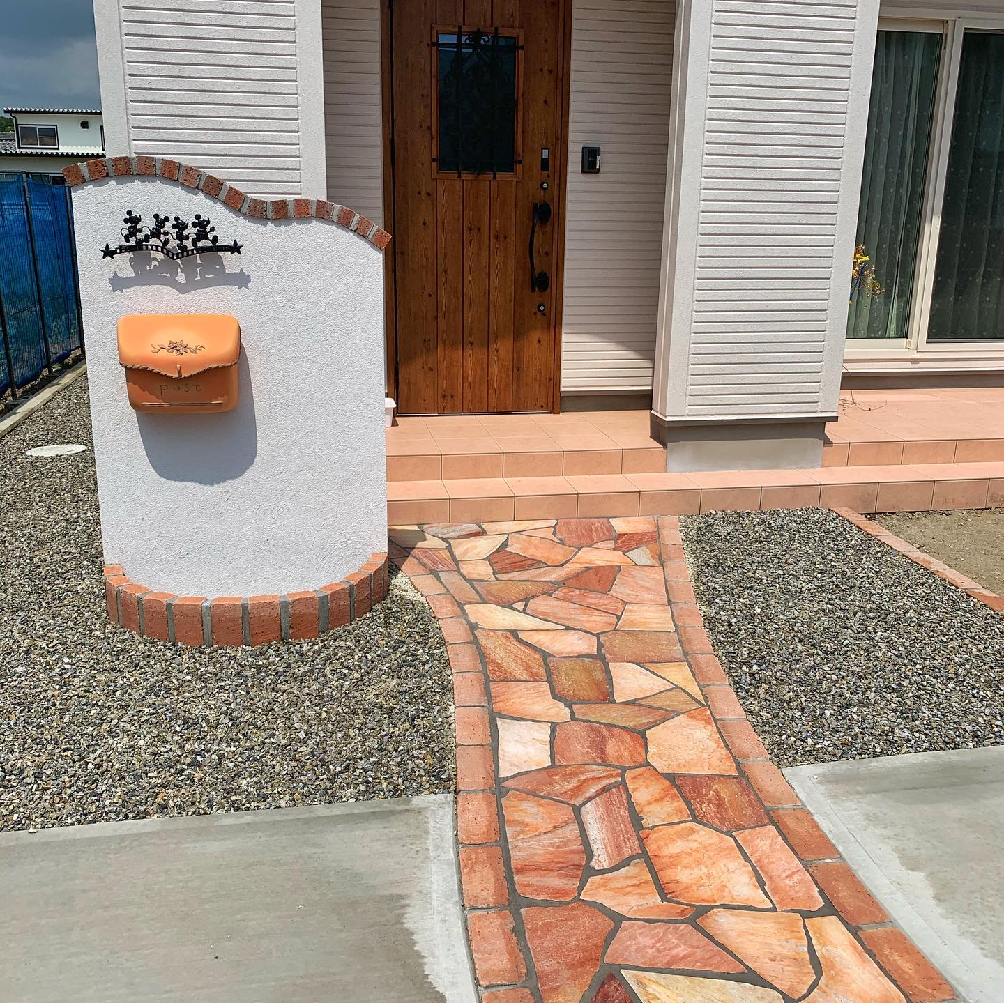 暑い、、、
良くなりました

#お仕事シリーズ
#エクステリア#外構#外構デザイン#お庭#庭づくり#お庭のリフォーム#ガーデン#リガーデン#exterior#garden#カーポート#フェンス#コンクリート#植栽#シンボルツリー
#お庭時間#おうち時間
#マルナカ#marunaka#静岡県#磐田市#浜松市#袋井市#掛川市

#新築建築中の人と繋がりたい
#マイホーム建ててる人と繋がりたい
#お仕事ください